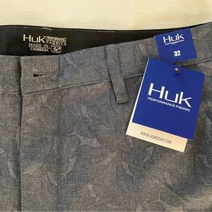 Huk Performance Fishing Shorts - Brand New - Size 32